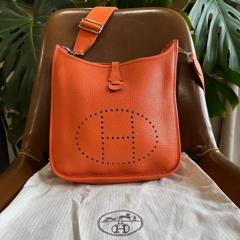 Hermès Evelyne Gen III bag Clemence PM Orange